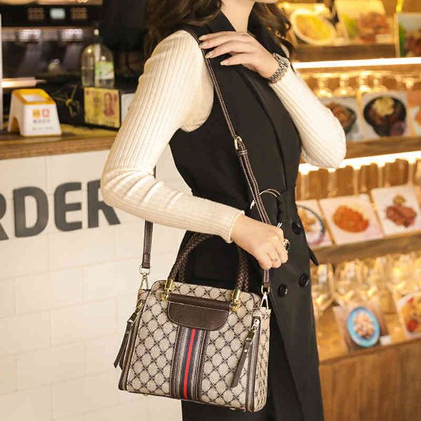 purses new printing large capacity bucket womens leisure summer messenger sling one shoulder portable bags
purses new printing large capacity bucket womens leisure summer messenger sling one shoulder portable bags