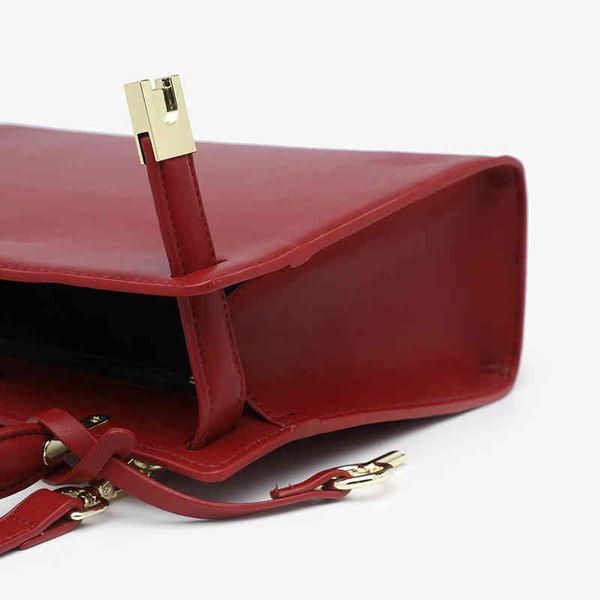 ladies fashion personality trend new brand bag wholesale minority red bridal handbag female large capacity single shoulder
ladies fashion personality trend new brand bag wholesale minority red bridal handbag female large capacity single shoulder