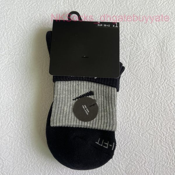 fashion men classic socks hook brand color stitched men's women's long tube sports training sock street couple middle tubes luxury, Black
fashion men classic socks hook brand color stitched men's women's long tube sports training sock street couple middle tubes luxury, Black