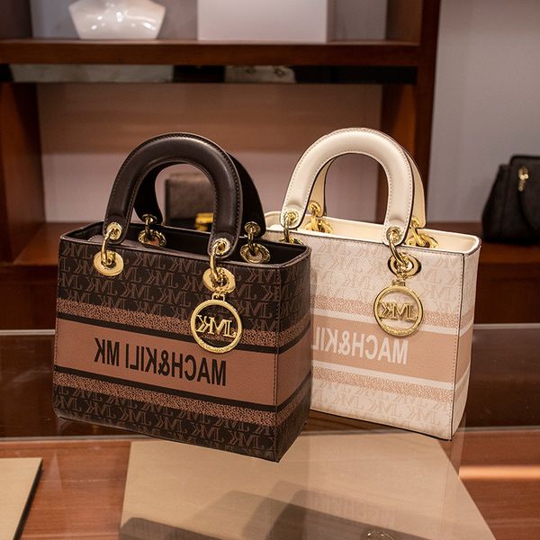 new designer bags 2022 hong kong brand genuine leather mommy small diana portable one shoulder diagonal cross foreign style fashion versatil
new designer bags 2022 hong kong brand genuine leather mommy small diana portable one shoulder diagonal cross foreign style fashion versatil