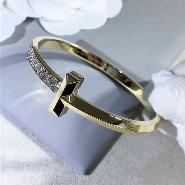 factory designer bangle v jindijia t1 diamond inlaid bracelet women039s double t wide and narrow version semi simple fashion folding7107198, Black
factory designer bangle v jindijia t1 diamond inlaid bracelet women039s double t wide and narrow version semi simple fashion folding7107198, Black