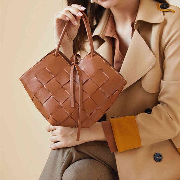 handbags for ladies design hand-held vegetable basket original hand-woven cowhide single shoulder slant for women
handbags for ladies design hand-held vegetable basket original hand-woven cowhide single shoulder slant for women