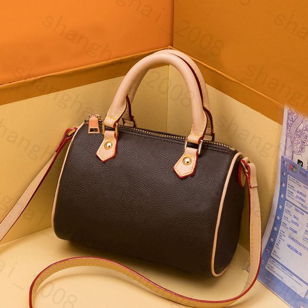 women messenger travel bag classic style fashion leather bags shoulder bags lady totes handbags 30 cm with key lock
women messenger travel bag classic style fashion leather bags shoulder bags lady totes handbags 30 cm with key lock