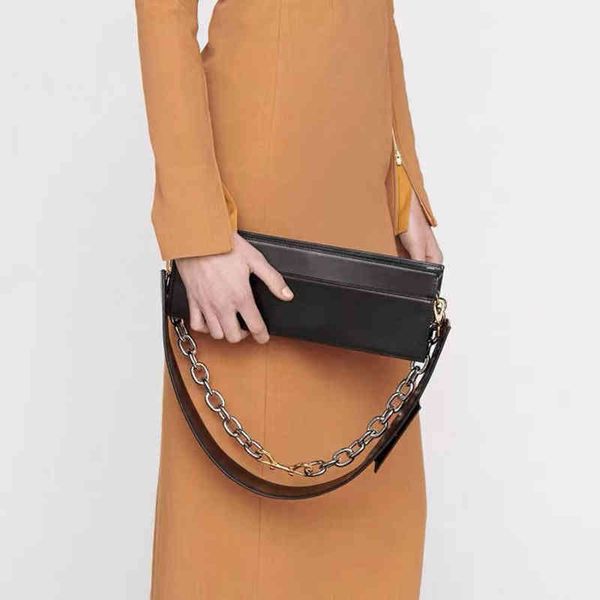 women luxurys designers women's bag french minority design high-grade texture single shoulder messenger hand carrying chain baguette 22
women luxurys designers women's bag french minority design high-grade texture single shoulder messenger hand carrying chain baguette 22