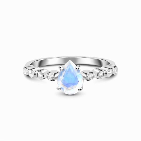 s925 silvery love inlaid moonstone ring fashion wedding ring engagement jewelry, Golden;silver
s925 silvery love inlaid moonstone ring fashion wedding ring engagement jewelry, Golden;silver