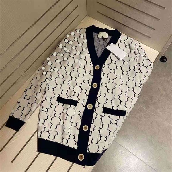 2022 factory wholesale new high version autumn letter jacquard simple, fresh and loose women's knitted cardigan 05c7, White
2022 factory wholesale new high version autumn letter jacquard simple, fresh and loose women's knitted cardigan 05c7, White