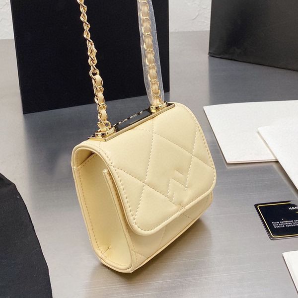 trend classic mini flap crossbody bag square lambskin candy color quilted diamond ridge weave gold chain adjustable shoulder strap designer
trend classic mini flap crossbody bag square lambskin candy color quilted diamond ridge weave gold chain adjustable shoulder strap designer