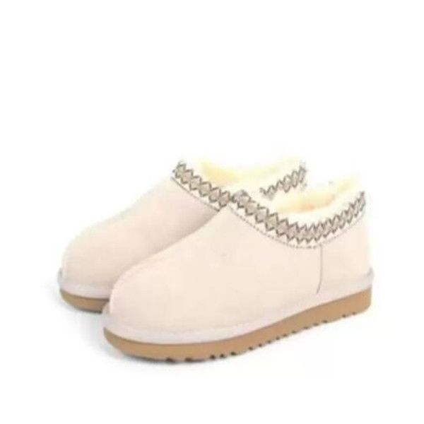 2022 selling classic aus embroidered embossed women's snow boots mini cropped women's casual warm boots card dust bag us4-11, Black
2022 selling classic aus embroidered embossed women's snow boots mini cropped women's casual warm boots card dust bag us4-11, Black
