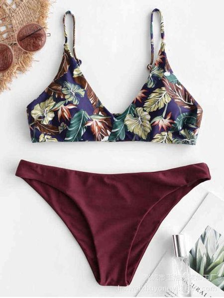 set designer women' swimwear bikini 2022 print simple style triangular bikini swimsuit women' straight, Red;black
set designer women' swimwear bikini 2022 print simple style triangular bikini swimsuit women' straight, Red;black