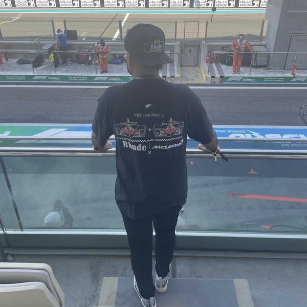 2022 newamerican fashion brand rhude co branded formula racing print short sleeve high street loose hip hop t-shirt men, White;black
2022 newamerican fashion brand rhude co branded formula racing print short sleeve high street loose hip hop t-shirt men, White;black