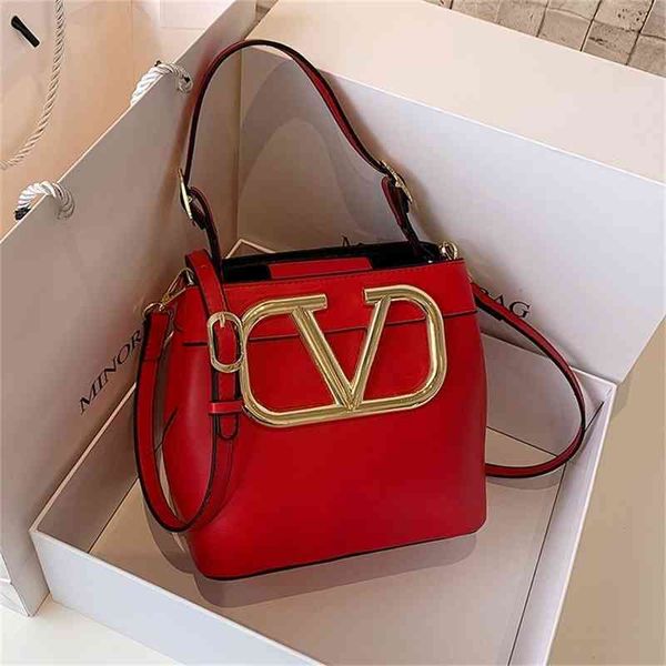 2022 new bucket bag single shoulder hand messenger small women's women s p