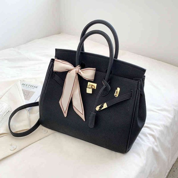high large capacity women's new fashion portable bride leather shoulder s for women summer lady clutch crossbody bag
high large capacity women's new fashion portable bride leather shoulder s for women summer lady clutch crossbody bag