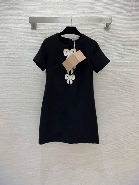 228 2022 milan runway spring summer dress crew neck sequin black apricot embroidery polyester short sleeve brand same style empire womens fa
228 2022 milan runway spring summer dress crew neck sequin black apricot embroidery polyester short sleeve brand same style empire womens fa