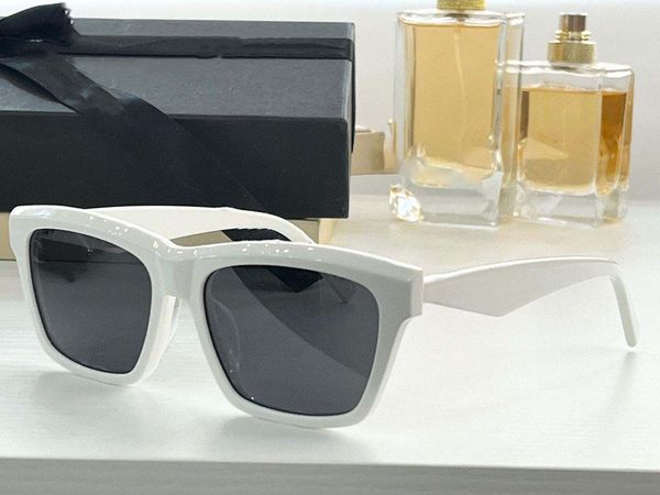 sunglasses for men and women summer sml104 style anti-ultraviolet retro plate plank full frame fashion eyeglasses random box, White;black
sunglasses for men and women summer sml104 style anti-ultraviolet retro plate plank full frame fashion eyeglasses random box, White;black