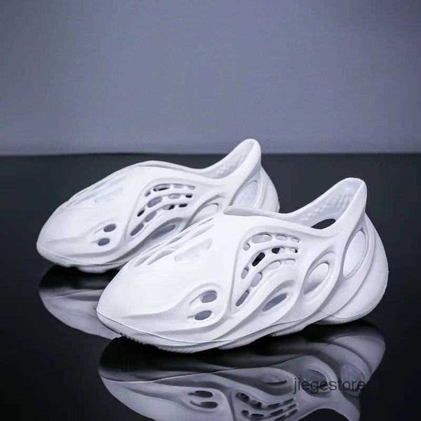 boys girls fashion beach foam runner slipper summer sandals toddler kids slip-on breathable comfortable shoes coconut hole sandals q0629, Black;grey
boys girls fashion beach foam runner slipper summer sandals toddler kids slip-on breathable comfortable shoes coconut hole sandals q0629, Black;grey