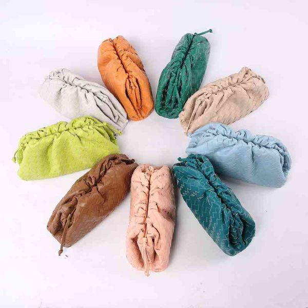 woven cloud bag soft leather dumpling 2022 korean women's fashion single shoulder diagonal cross hand
woven cloud bag soft leather dumpling 2022 korean women's fashion single shoulder diagonal cross hand