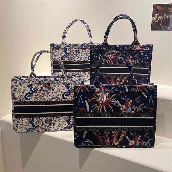 2022 new home shopping bag versatile commuter old flower tote bag three-dimensional embroidery tote portable canvas women's bag 60% off
2022 new home shopping bag versatile commuter old flower tote bag three-dimensional embroidery tote portable canvas women's bag 60% off