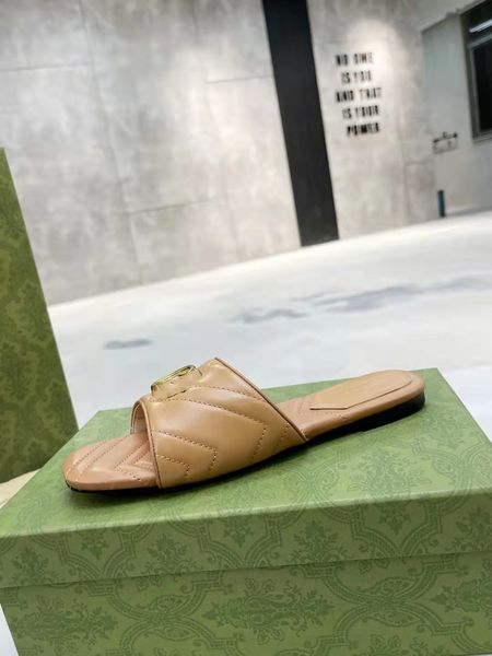 2022 new designer design fashion women's embroidered sandals leather low heel shoes 34-44, Black
2022 new designer design fashion women's embroidered sandals leather low heel shoes 34-44, Black