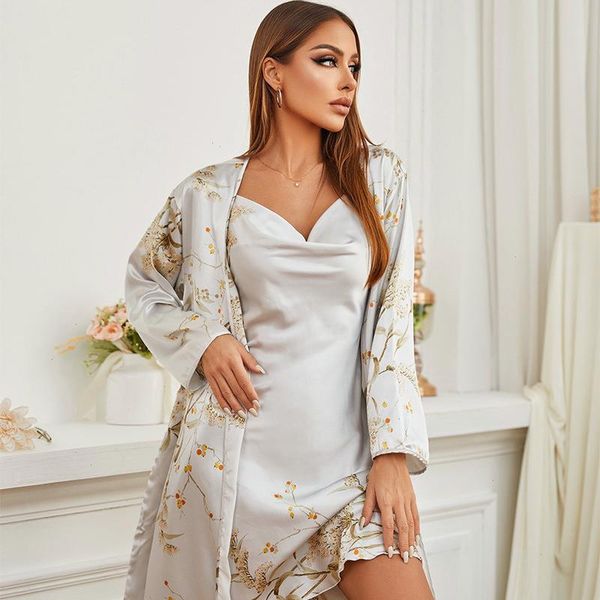 womens four seasons robe set sleepwear nightdress two-piece thin style outer wear medium long, Black;red
womens four seasons robe set sleepwear nightdress two-piece thin style outer wear medium long, Black;red