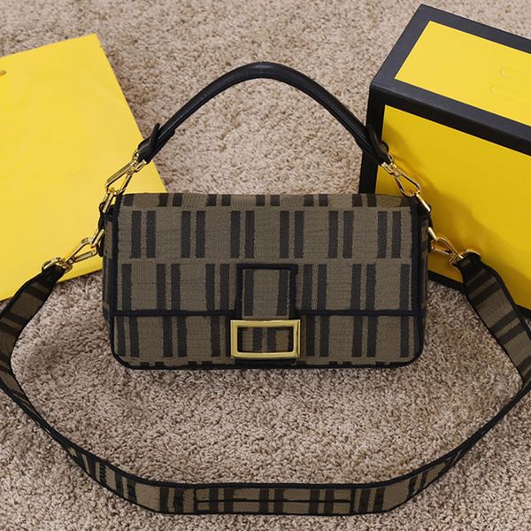 classic letter baguette bag women shoulder bags crossbody handbag purses canvas leather metal hardware flap hasp chain clutch purse wallet i
classic letter baguette bag women shoulder bags crossbody handbag purses canvas leather metal hardware flap hasp chain clutch purse wallet i