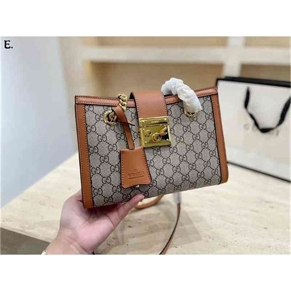 designers 1 adlock shoulder bag for a daily bag, i want to have a very hard-to-point commuter package, i luxury bags
designers 1 adlock shoulder bag for a daily bag, i want to have a very hard-to-point commuter package, i luxury bags