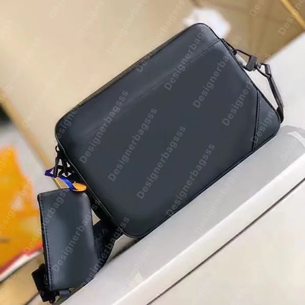 luxury special canvas handbags designer men messenger bag m69443 trio messenger leather trim shoulder bags for man coin purse fashion cross
luxury special canvas handbags designer men messenger bag m69443 trio messenger leather trim shoulder bags for man coin purse fashion cross