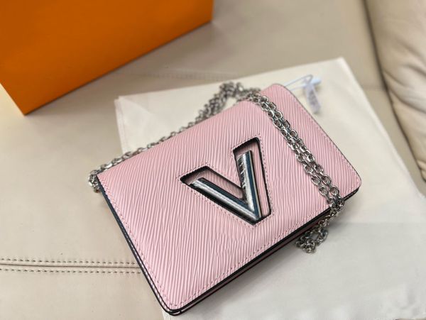 folding box packaging luxury designer small bags new l twist one shoulder crossbody chain bag v knob switch flip water ripple wallet mini me
folding box packaging luxury designer small bags new l twist one shoulder crossbody chain bag v knob switch flip water ripple wallet mini me