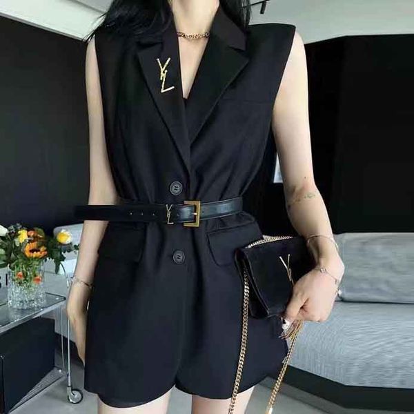 suit vest coats women professional casual suits coat spring summer belt waist jacket letter brooch sleeveless coats, White;black
suit vest coats women professional casual suits coat spring summer belt waist jacket letter brooch sleeveless coats, White;black