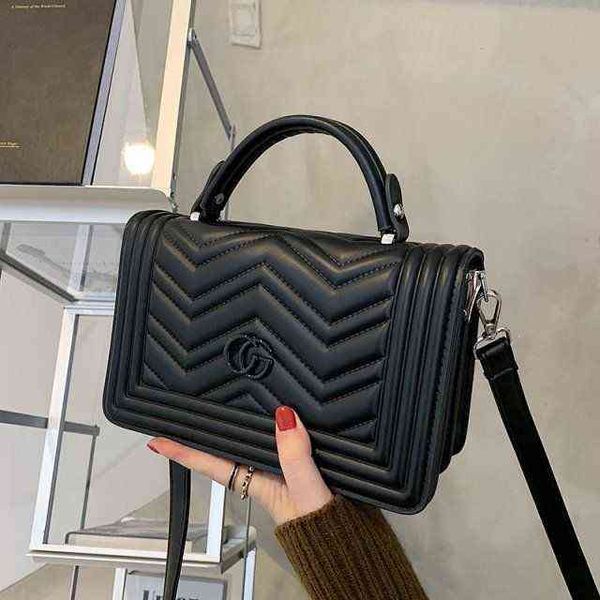 woodpecker soft leather lingge women's bag 2022 new fashion single shoulder messenger bag ins versatile portable small
woodpecker soft leather lingge women's bag 2022 new fashion single shoulder messenger bag ins versatile portable small