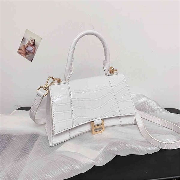 75% off clearance outlet sale advanced hourglass net red same soft leather hand single shoulder diagonal bag
75% off clearance outlet sale advanced hourglass net red same soft leather hand single shoulder diagonal bag