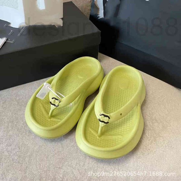 slippers designer small fragrant thick bottom herringbone flip flops 2022 new muffin bottomed raised slippers with a sense of stepping on ex, Black 
slippers designer small fragrant thick bottom herringbone flip flops 2022 new muffin bottomed raised slippers with a sense of stepping on ex, Black