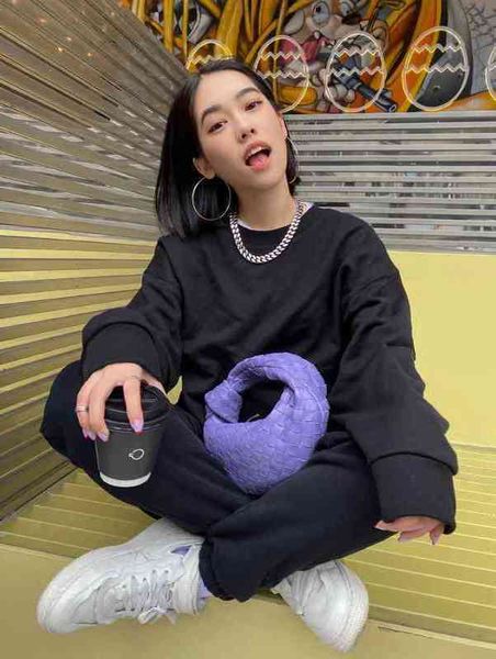 designer handbags bottegav venetas v's b x mini jodie woven handbag is small versatile and fashionable 73yf
designer handbags bottegav venetas v's b x mini jodie woven handbag is small versatile and fashionable 73yf