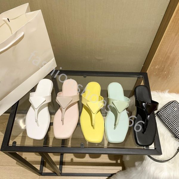 2021 summer women flat slippers luxurys designers sandals leather slides sandalias casual flip flops brand girl hollow outside dpo tmu, Black
2021 summer women flat slippers luxurys designers sandals leather slides sandalias casual flip flops brand girl hollow outside dpo tmu, Black