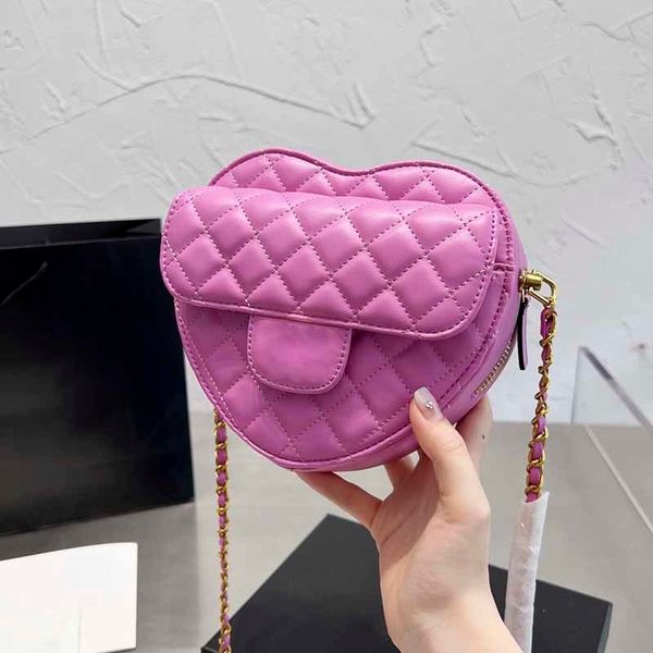 16cm fashion love designer bags genuine leather diamond quilting handbag designers gold-tone metal hardware chain crossbody bag quilted tote
16cm fashion love designer bags genuine leather diamond quilting handbag designers gold-tone metal hardware chain crossbody bag quilted tote