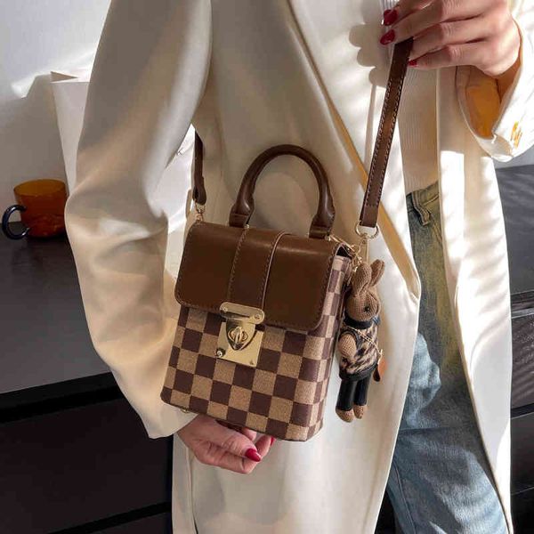 2022 summer new popular high texture shoulder women's leisure simple 2022 factory online export fashion trendy brand ladies hand messen
2022 summer new popular high texture shoulder women's leisure simple 2022 factory online export fashion trendy brand ladies hand messen