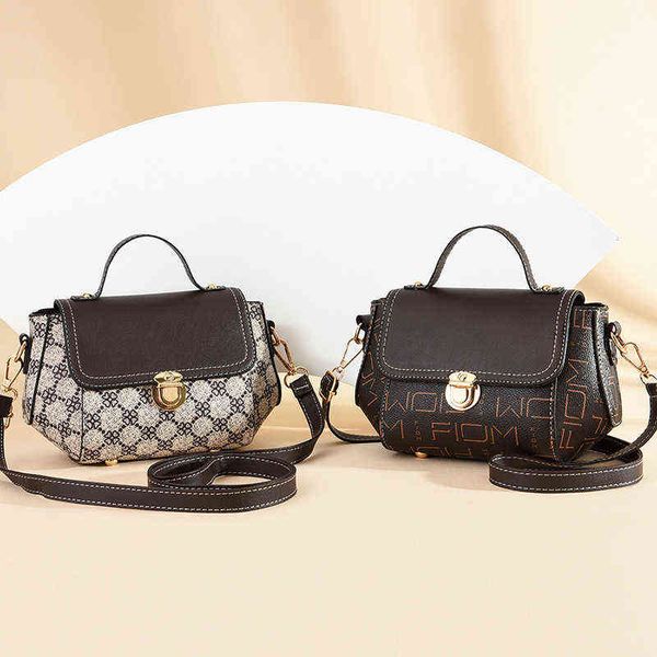wear printed women's summer new style small shoulder msenger bag 2022 factory online export fashion trendy brand ladies hand messenger 
wear printed women's summer new style small shoulder msenger bag 2022 factory online export fashion trendy brand ladies hand messenger