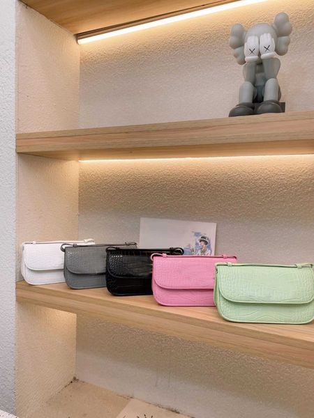 showecomfort01 2022 spring and summer new crocodile mini bag pattern color matching versatile one shoulder messenger women's armpit bag
showecomfort01 2022 spring and summer new crocodile mini bag pattern color matching versatile one shoulder messenger women's armpit bag
