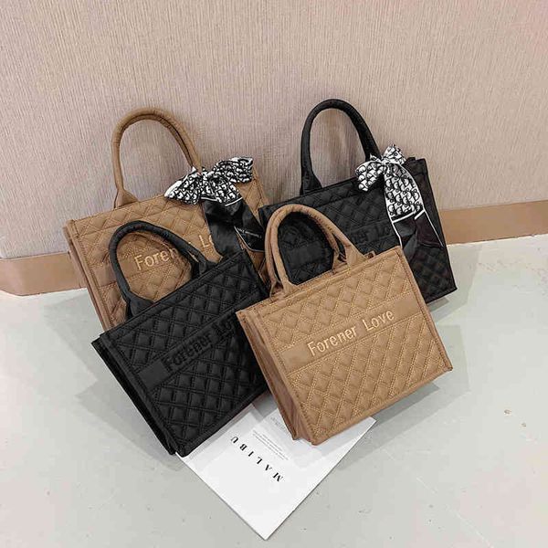 purses sale high capacity tote bag autumn and winter new style temperament commuter handbag embroidered line ribbed silk scarf sling one sho
purses sale high capacity tote bag autumn and winter new style temperament commuter handbag embroidered line ribbed silk scarf sling one sho