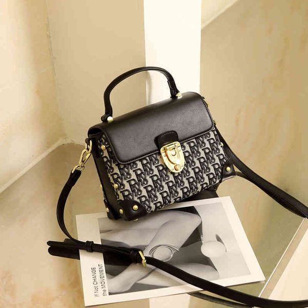 jeanswest women's high sense fashion summer version versatile one shoulder messenger handbag ins
jeanswest women's high sense fashion summer version versatile one shoulder messenger handbag ins