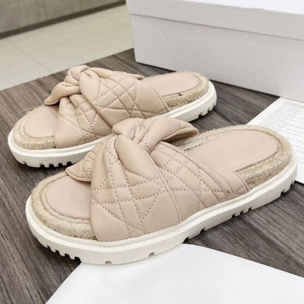 designer women new dtwist slippers outdoor beach causal flat sandals size :35-40, Black
designer women new dtwist slippers outdoor beach causal flat sandals size :35-40, Black