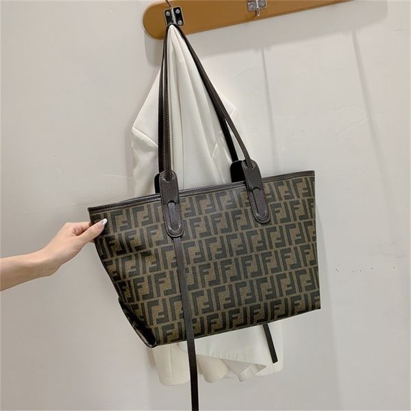 net red texture spring summer high-capacity one shoulder tote bag women's fashion child mother handbag factory store online
net red texture spring summer high-capacity one shoulder tote bag women's fashion child mother handbag factory store online