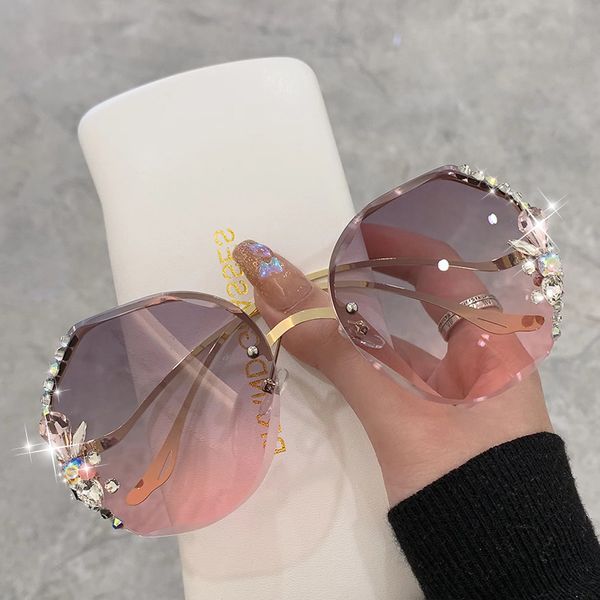 new oversized rimls irregular metal sunglass trendy fashion female shad luxury brand digner colorful eyewear for ladi, White;black
new oversized rimls irregular metal sunglass trendy fashion female shad luxury brand digner colorful eyewear for ladi, White;black