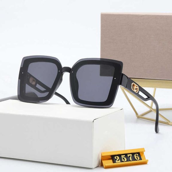 new women sunglasses with large frame borderless classic retro designer style polarized eyeglasses all-match simple fashion decorative, White;black
new women sunglasses with large frame borderless classic retro designer style polarized eyeglasses all-match simple fashion decorative, White;black