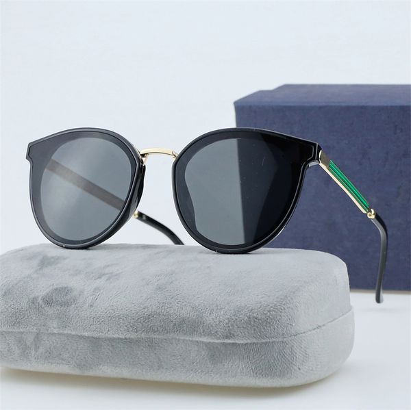 designer sunglasses classic brand men women eyewear outdoor shades pc frame fashion lady uv400 sun glasses mirrors, White;black
designer sunglasses classic brand men women eyewear outdoor shades pc frame fashion lady uv400 sun glasses mirrors, White;black