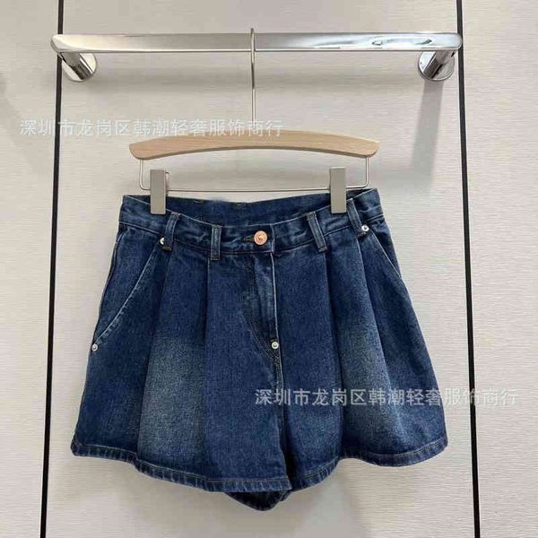 women's jeans shenzhen nanyou denim women's early spring high waist thin pleated shorts stall, Blue
women's jeans shenzhen nanyou denim women's early spring high waist thin pleated shorts stall, Blue