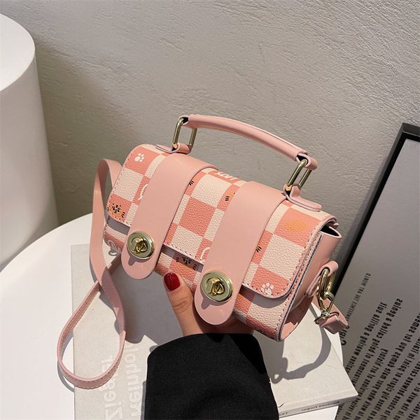 designer bags live broadcast this year's streamlined bag 2022 summer lady leisure simple texture ins printed small square
designer bags live broadcast this year's streamlined bag 2022 summer lady leisure simple texture ins printed small square