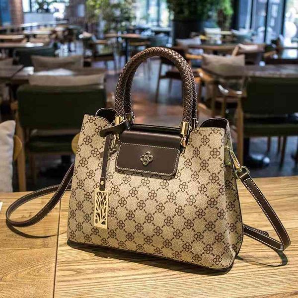 purse sale new women's bag 2022 new summer fashion versatile messenger bag large capacity printed portable shoulder bag
purse sale new women's bag 2022 new summer fashion versatile messenger bag large capacity printed portable shoulder bag