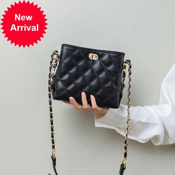 manufacturer brand wholesale leather 2022 summer new versatile women's fashion chain single shoulder msenger small square bag wild
manufacturer brand wholesale leather 2022 summer new versatile women's fashion chain single shoulder msenger small square bag wild