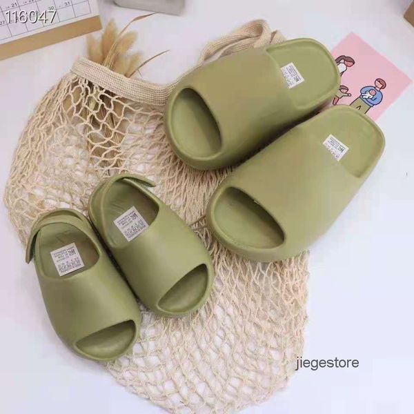 designer slipper men eva rubber kids triple black bone white resin desert sand pure pattern foam slippers boys girls west slide slides sanda, Black;grey
designer slipper men eva rubber kids triple black bone white resin desert sand pure pattern foam slippers boys girls west slide slides sanda, Black;grey