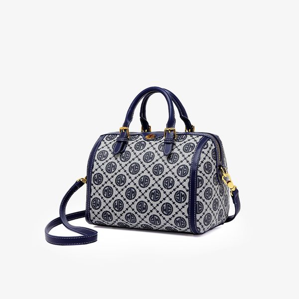 designer bags one shoulder crossbody pillow bags with leather and prints handheld 25.5cm
designer bags one shoulder crossbody pillow bags with leather and prints handheld 25.5cm